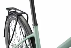 Specialized Vado SL 4.0 Step-Through EQ -MAASTOPYÖRÄT myymälä 93921 52 VADO SL 40 ST EQ WHTSGE BLKREFL D4 STTT