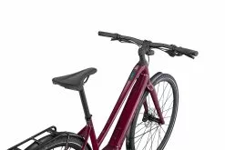 Specialized Vado SL 4.0 Step-Through EQ -MAASTOPYÖRÄT myymälä 93921 53 VADO SL 40 ST EQ RSBRY BLKREFL D1 POV