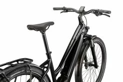 Specialized Turbo Vado 3.0 Step-Through -MAASTOPYÖRÄT myymälä 95022 74 VADO 30 ST CSTBLK SILREFL D1 POV