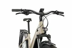 Specialized Turbo Vado 3.0 Step-Through -MAASTOPYÖRÄT myymälä 95022 75 VADO 30 ST WHTMTN BLKREFL D3 HT