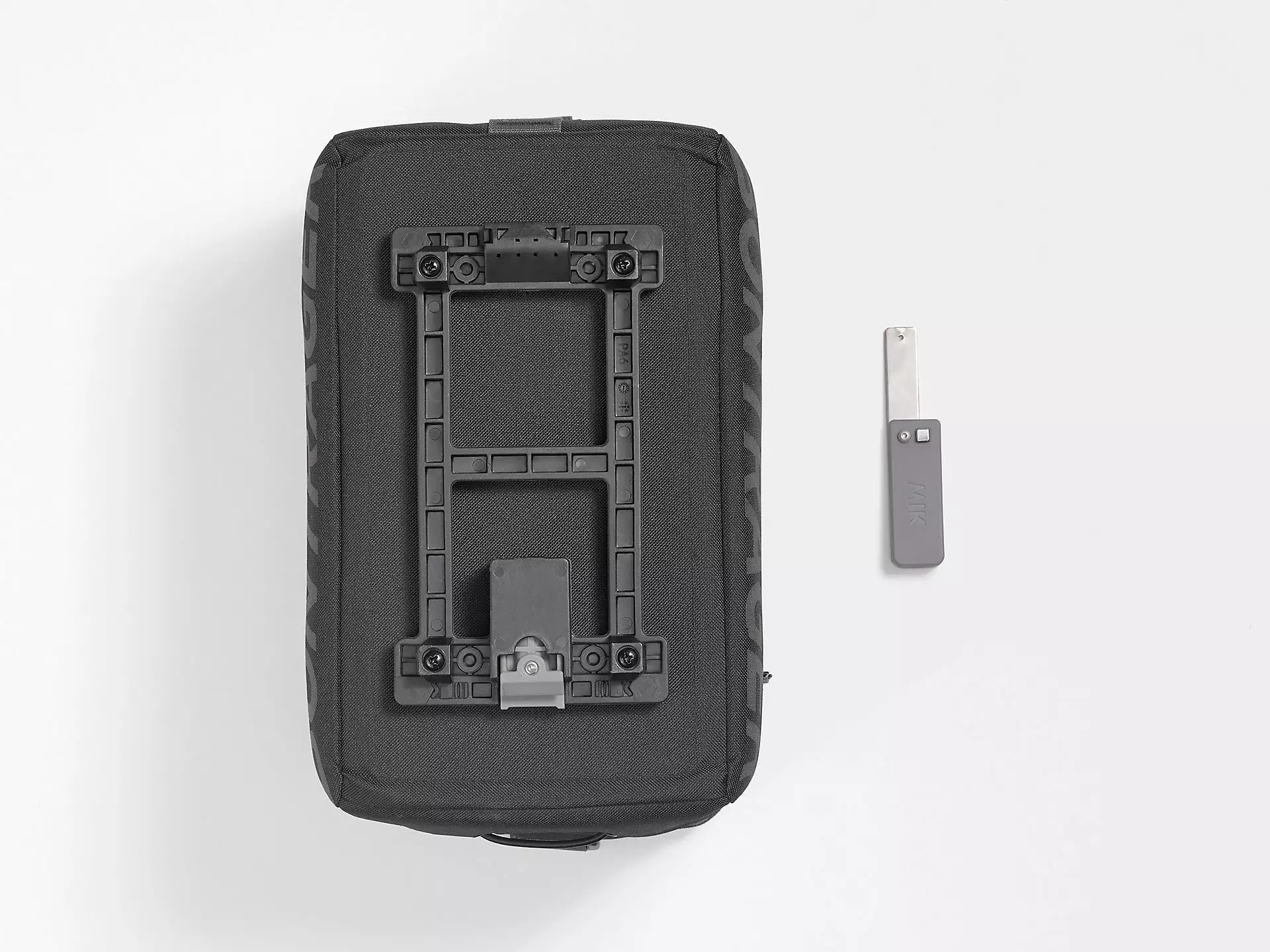 Bontrager MIK Commuter Trunk Bag 5 Bontrager MIK Commuter Trunk Bag - Image 3