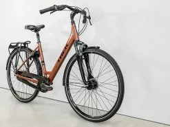 Trek District 2 Equipped Lowstep (2022-2023) -MAASTOPYÖRÄT myymälä District2EquippedLowstep 23 33494 B Portrait