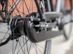 Trek District 2 Equipped (2023) -MAASTOPYÖRÄT myymälä District2Equipped 21 33493 A Alt2