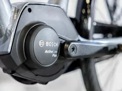 Trek District+ 2 (2023) -MAASTOPYÖRÄT myymälä DistrictPlus2 23 36559 A Alt1