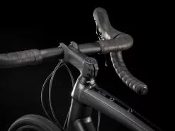 Trek Domane AL 5 Disc (2022) 18 Trek Domane AL 5 Disc (2022) -MAASTOPYÖRÄT myymälä DomaneAL5Disc 21 33086 A Alt3