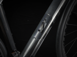 Trek Domane SL 7 Gen 3 (2023) -MAASTOPYÖRÄT myymälä DomaneSL7 22 35333 A Alt2 1