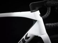 Trek Domane SLR 7 AXS Gen 4 (2023) 45 Trek Domane SLR 7 AXS Gen 4 (2023) -MAASTOPYÖRÄT myymälä DomaneSLR7eTap 23 37356 C Alt4