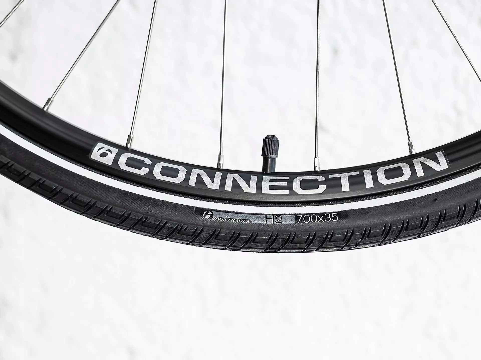 Trek FX 2 Disc Equipped Stagger (2023) 17 Trek FX 2 Disc Equipped Stagger (2023) - Image 15