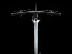 Trek FX 2 Disc (2023) -MAASTOPYÖRÄT myymälä FX2Disc 22 35003 D Alt3