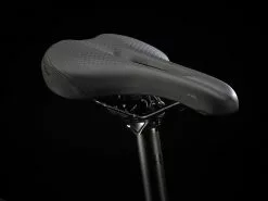 Trek FX 2 Disc (2023) -MAASTOPYÖRÄT myymälä FX2Disc 22 35003 D Alt6