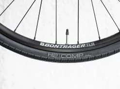 Trek FX 3 Disc Equipped Stagger (2023) 33 Trek FX 3 Disc Equipped Stagger (2023) -MAASTOPYÖRÄT myymälä FX3DiscEquippedStagger 22 35108 A Alt6