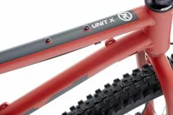 Kona Unit X (2023) 17 Kona Unit X (2023) -MAASTOPYÖRÄT myymälä KOUNX6