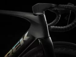 Trek Madone SLR 7 Gen 7 (2023) -MAASTOPYÖRÄT myymälä MadoneSLR7 23 37025 A Alt2