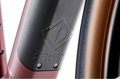 Kona Dew-E DL (2022) -MAASTOPYÖRÄT myymälä Nayttokuva2022 5 9kello19.27.01