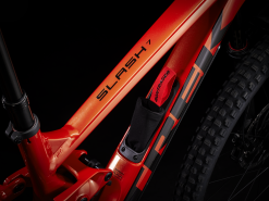 Trek Slash 7 (2023) -MAASTOPYÖRÄT myymälä Slash7DeoreXT 23 36730 B Alt3 1