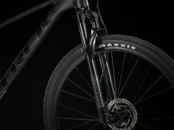 Trek X-Caliber 8 (2022-2023) 33 Trek X-Caliber 8 (2022-2023) -MAASTOPYÖRÄT myymälä XCaliber8 22 35069 A Alt6